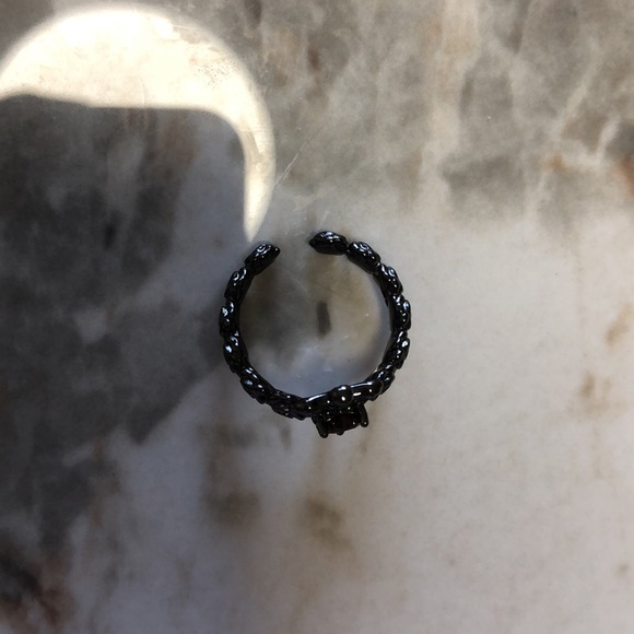 Thorn rose and cross with garnet - Picture 2 of 5